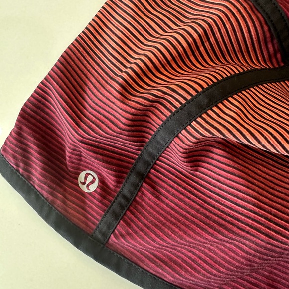 Lululemon Tracker Shorts Simply Radiant Pink Paradise Black - Picture 4 of 6